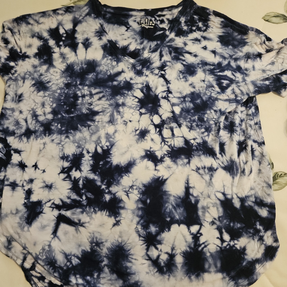 Time and Tru Navy and White Tie-Dye Tee